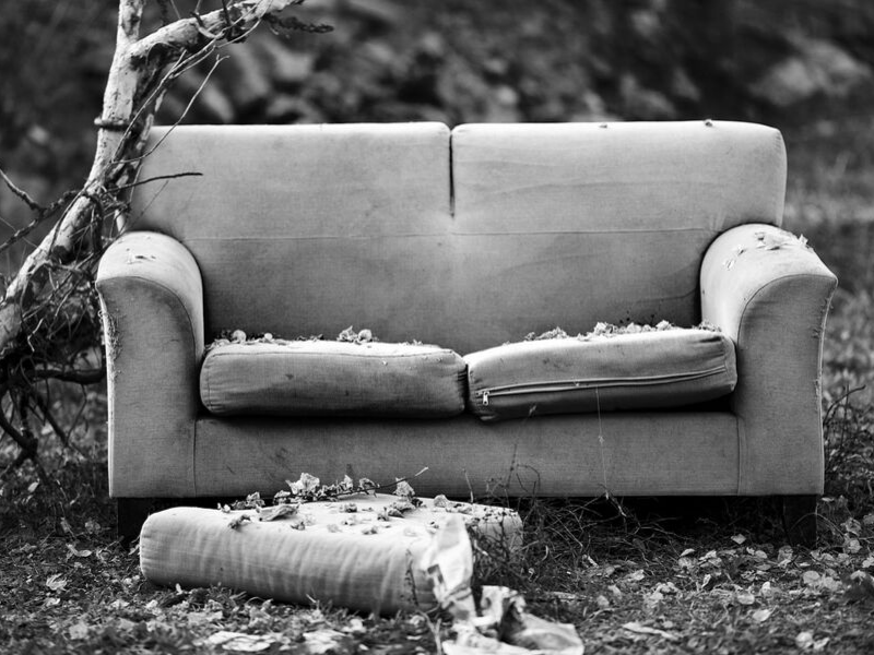 divano-vecchio-grossano